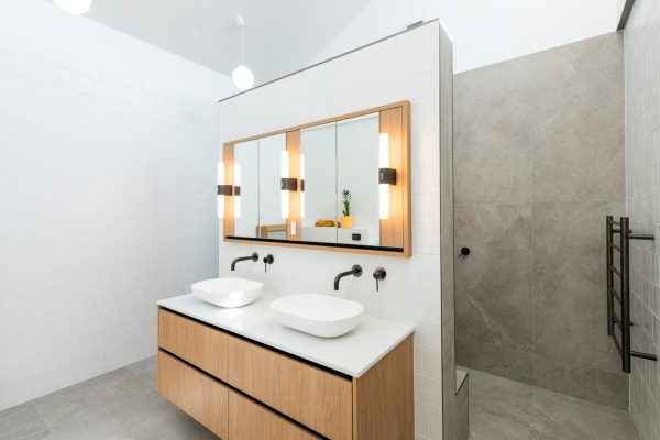 6-Deasland-Vanity-and-shave